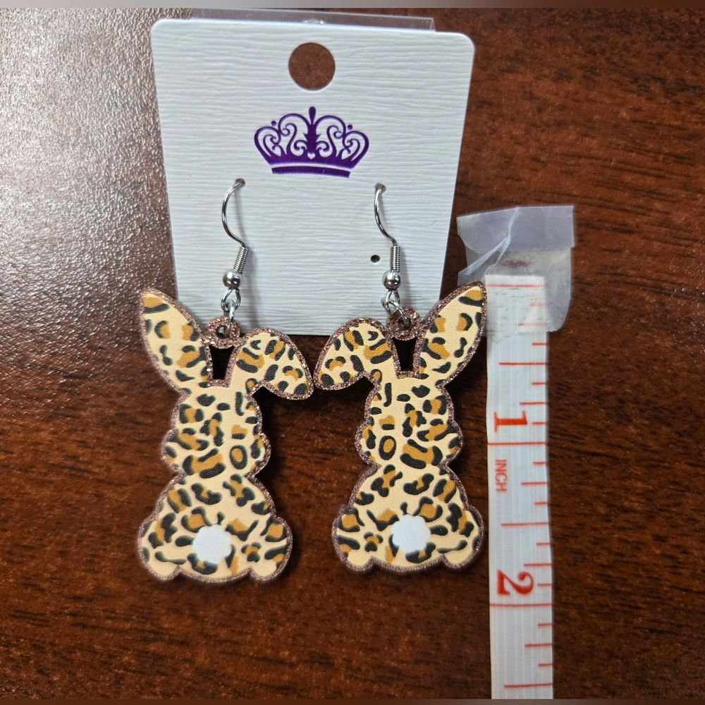 Leopard Print Bunny Earrings 🐰🐰 - Picture 5 of 5